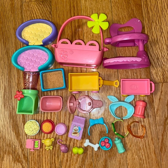 LPS Bundle W/ Accessories - Picture 2 of 2